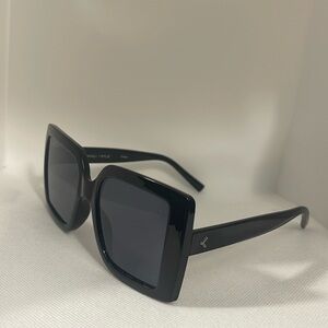 KENDALL + KYLIE SUNGLASSES FIONA KK5110